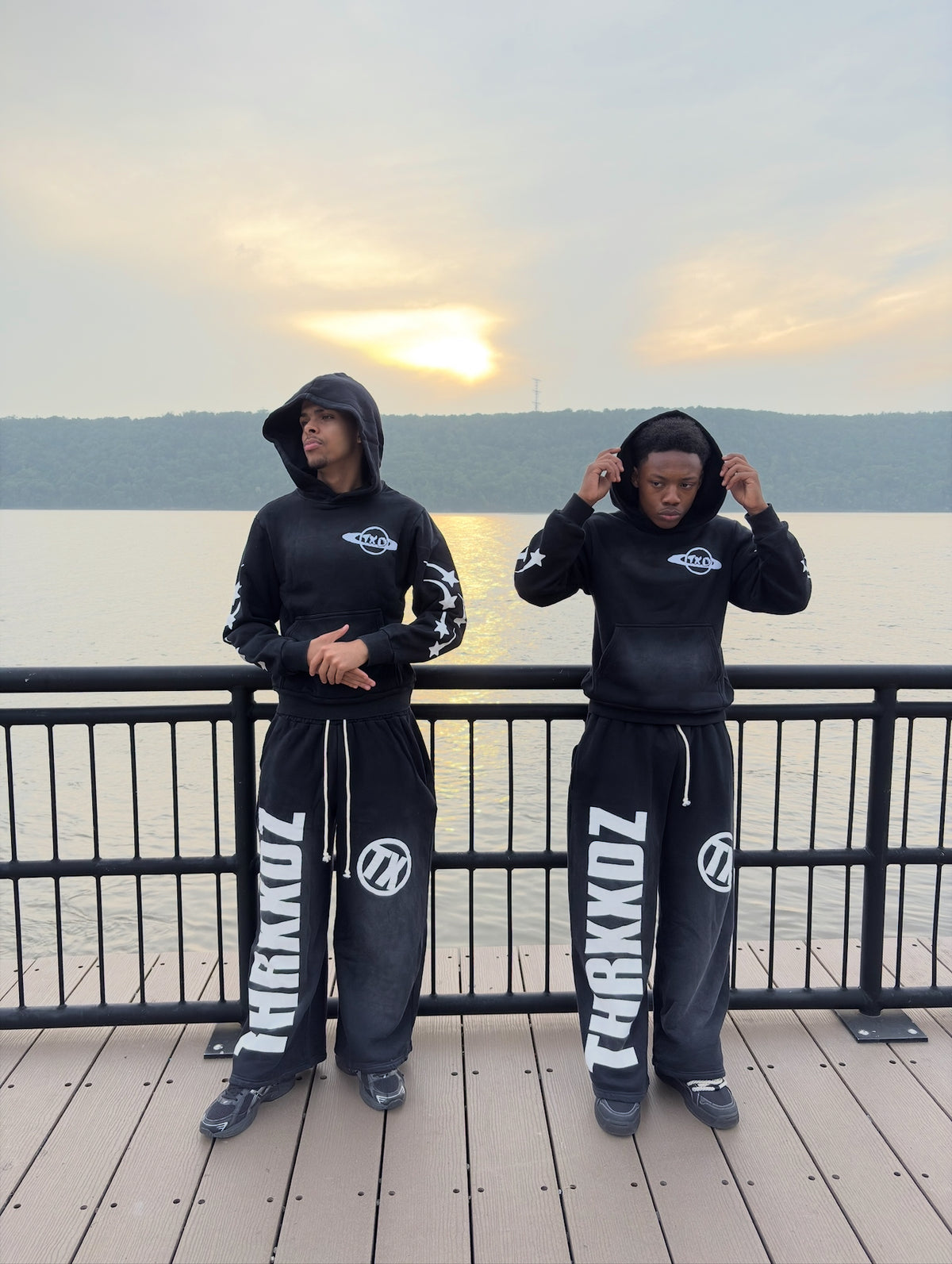 THRXXDZ WORLD HOODIE MODEL “WHITE”