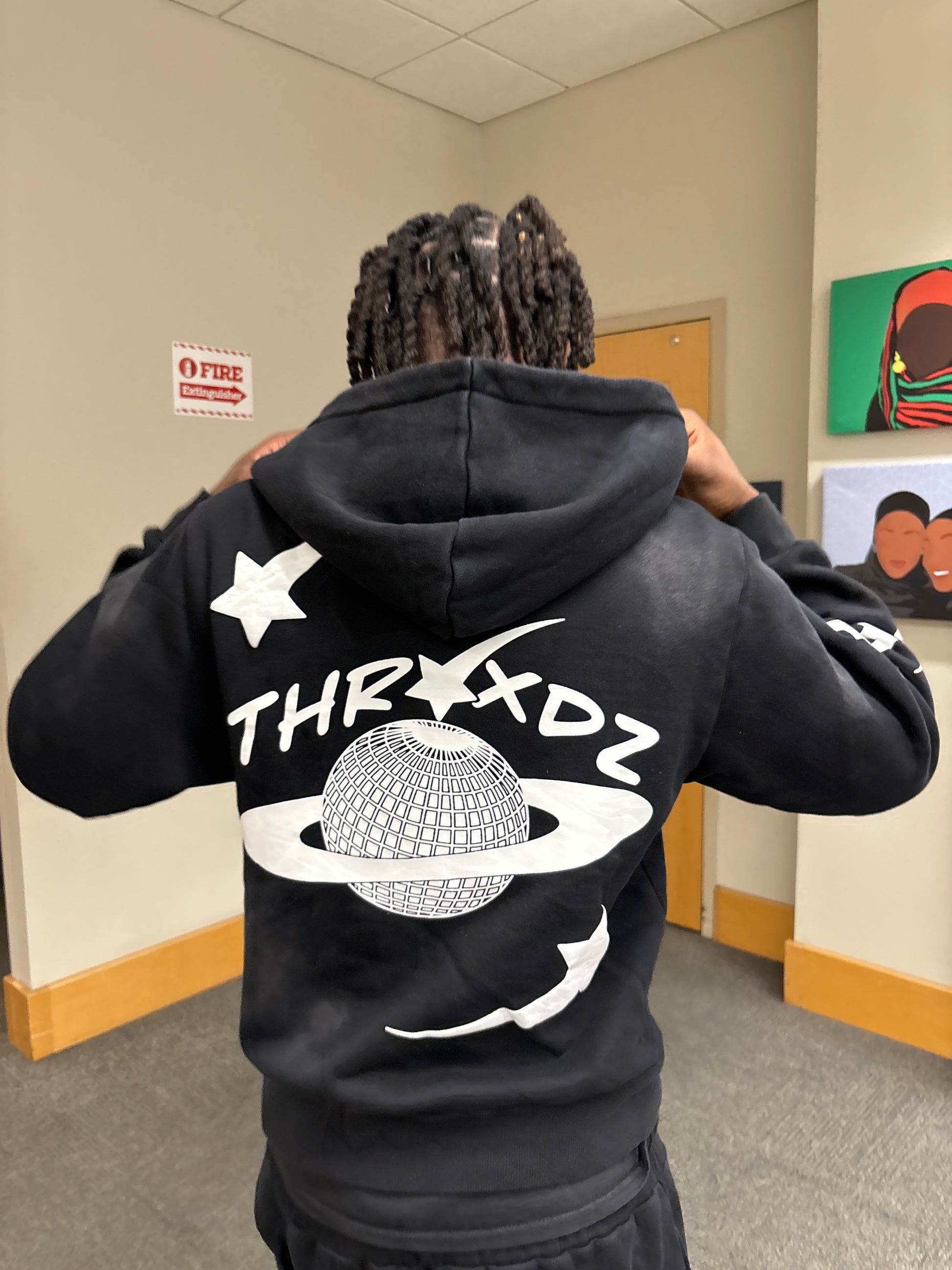 THRXXDZ WORLD HOODIE MODEL “WHITE”