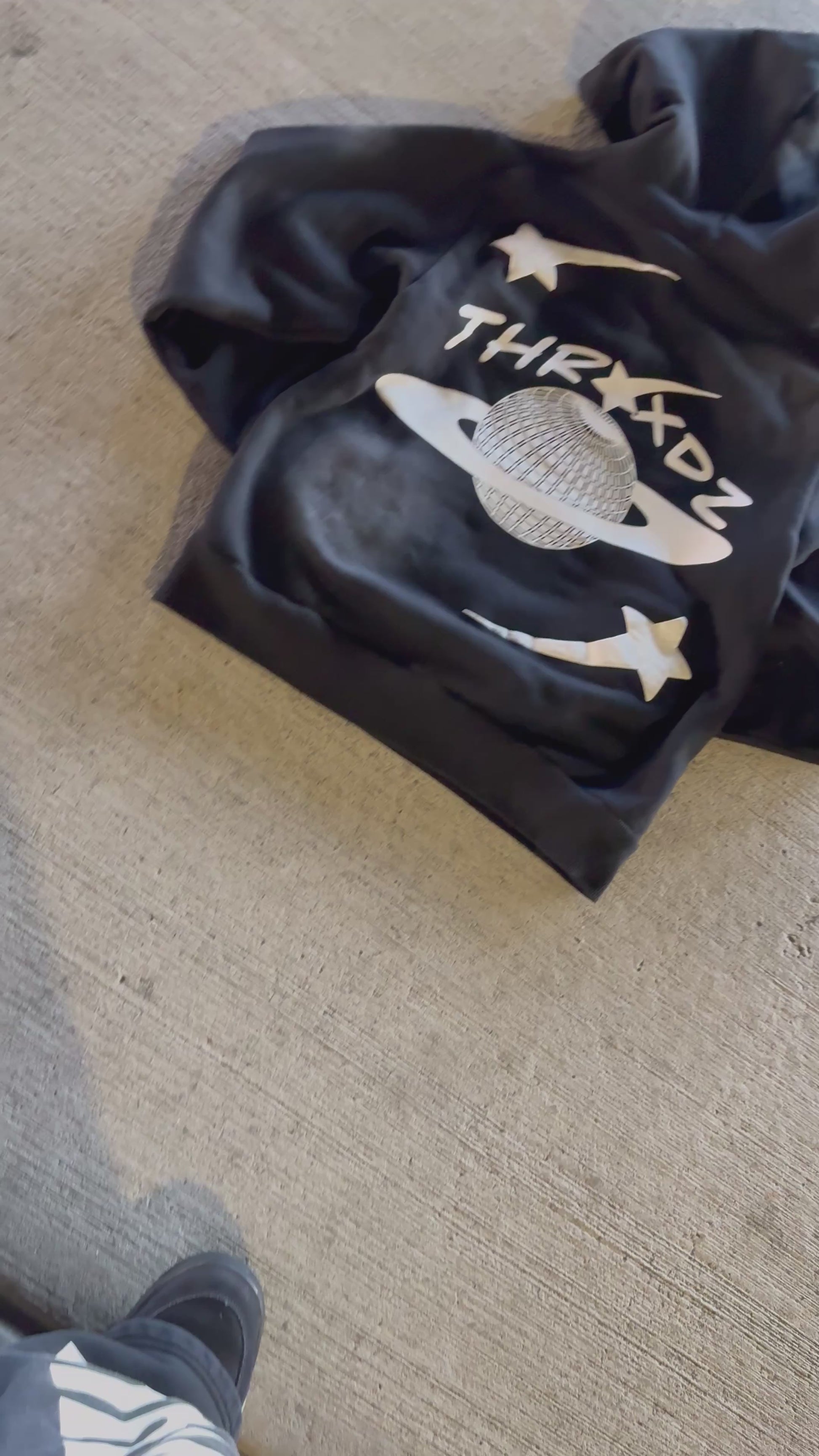THRXXDZ WORLD HOODIE MODEL “WHITE”